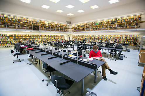 Matematisk Bibliotek, med læsepladser til studerende fra hele HCØ